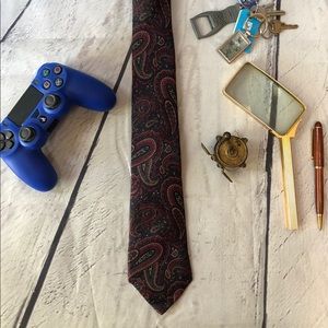 LAST CHANCE Tie in Paisley